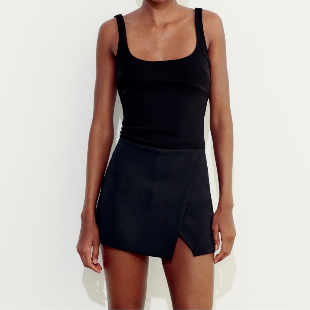 Zara Black Skirt w Shorts